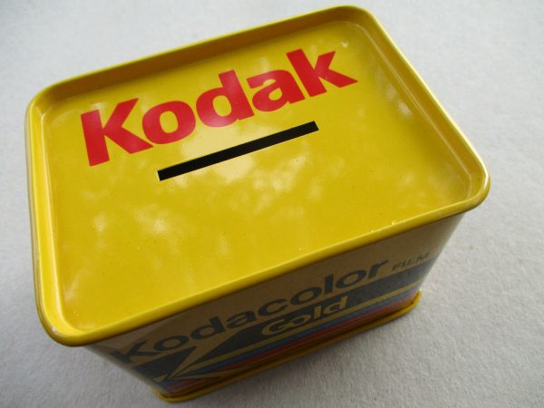 Z:\WEBSITE ARTWORK\Website Product Photos\Kodak\Kodakcolor Gold Film unused tin money box - Plaza Cameras