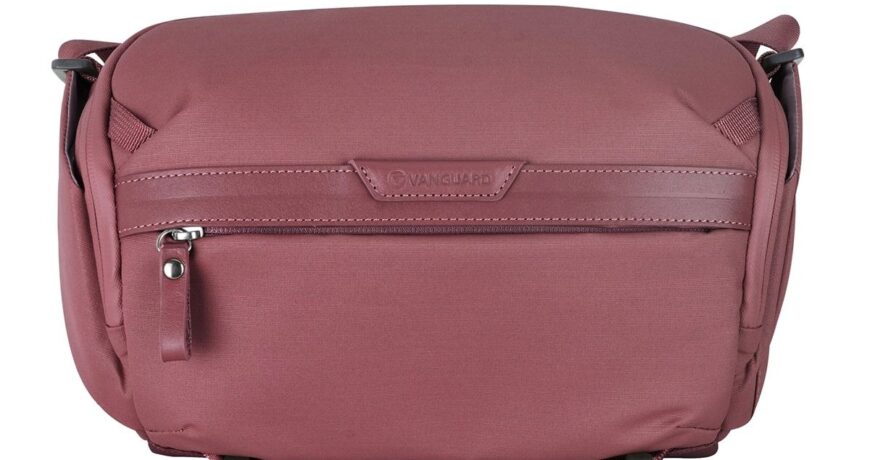 Vanguard VEO Metro S4L Magenta - Plaza Cameras